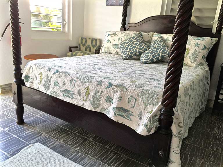 cottages-by-the-sea-st-croix-usvi-vacation-crew-room_03