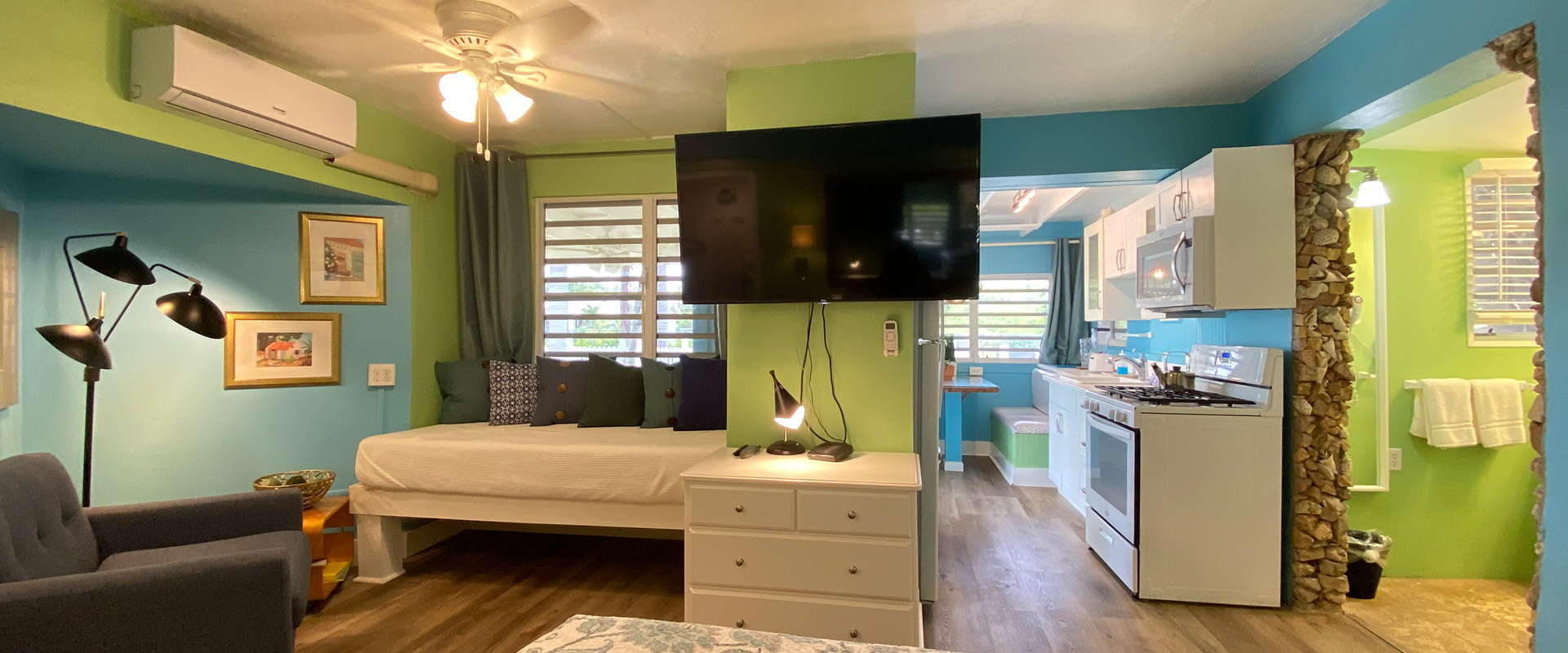 Castaway---Room-Overview Castaway---Room-Overview