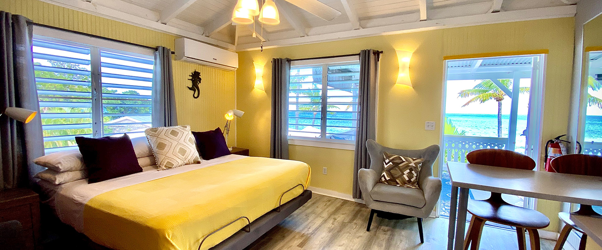 Cocktail---King-Bed-and-Entrance-with-Ocean-View Cocktail---King-Bed-and-Entrance-with-Ocean-View